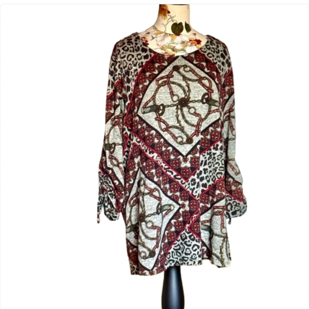 C EST. 1946 SWEATER GRAY ANIMAL PRINT GEOMETRIC LEAD PRINT BURGUNDY SIZE LARGE